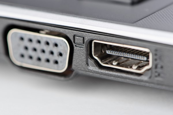 máy tính thông thường có hai cổng HDMI và VGA